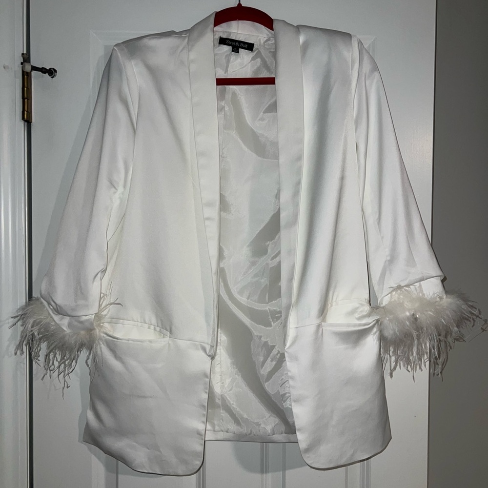 Elegant White Feather-Trimmed Women's Blazer